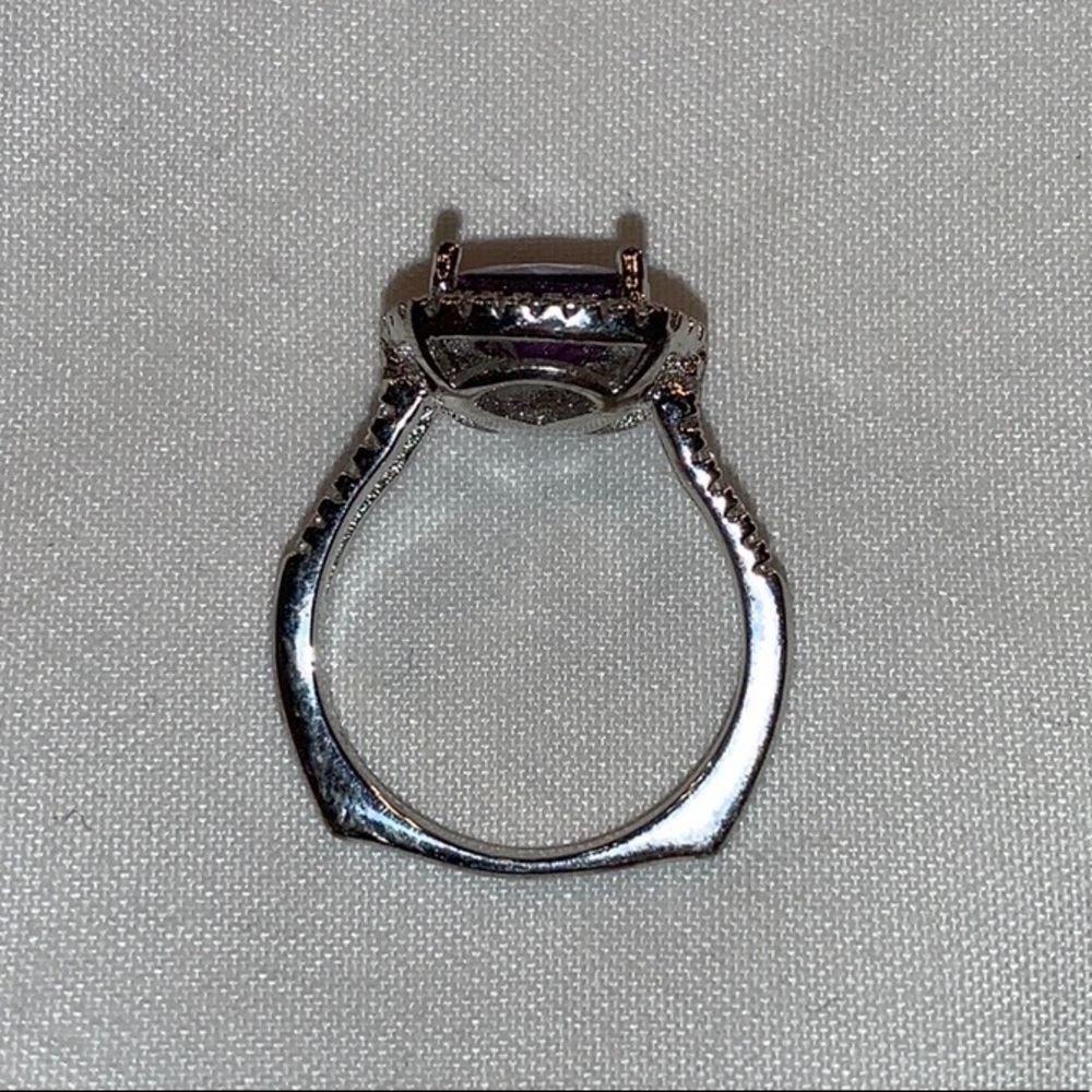 Ring - Picture 5 of 5